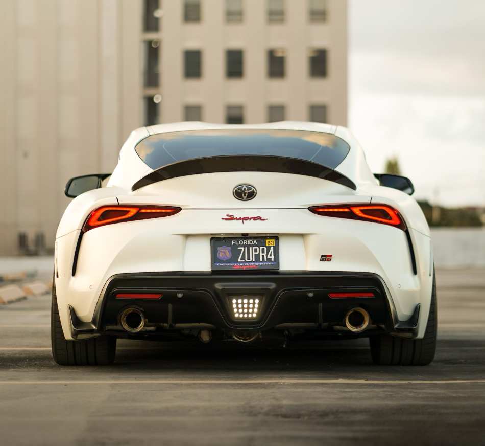 EOS Artisan Style carbon rear ducktail